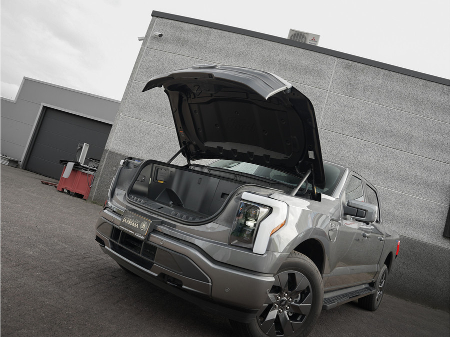 Ford F-150 Lightning Lariat Standard Range