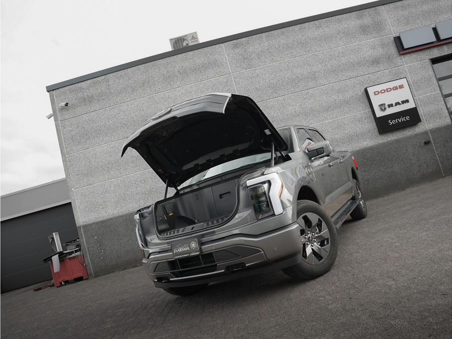 Ford F-150 Lightning Lariat Standard Range