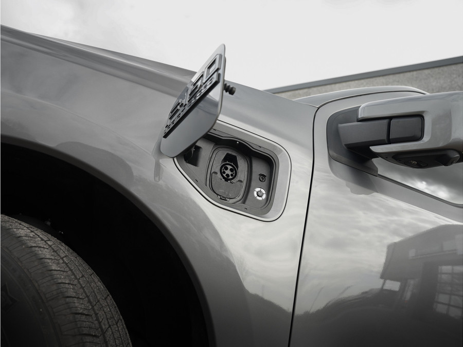 Ford F-150 Lightning Lariat Standard Range
