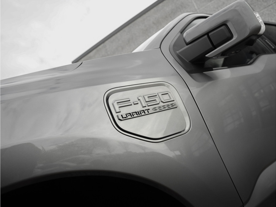 Ford F-150 Lightning Lariat Standard Range