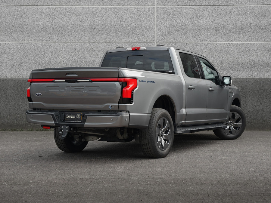 Ford F-150 Lightning Lariat Standard Range