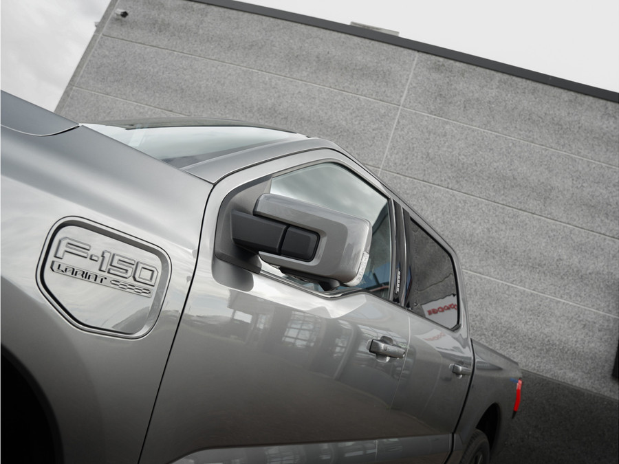 Ford F-150 Lightning Lariat Standard Range