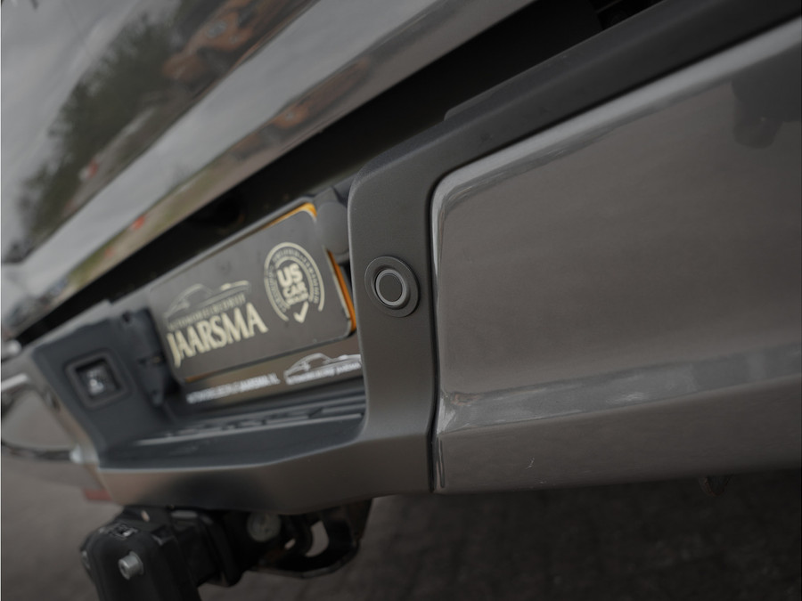 Ford F-150 Lightning Lariat Standard Range