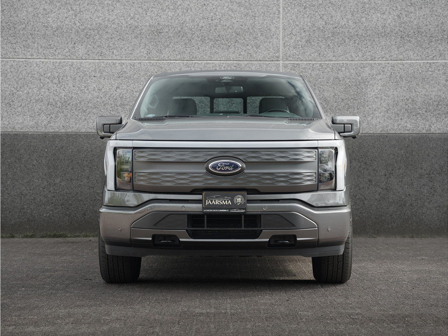 Ford F-150 Lightning Lariat Standard Range