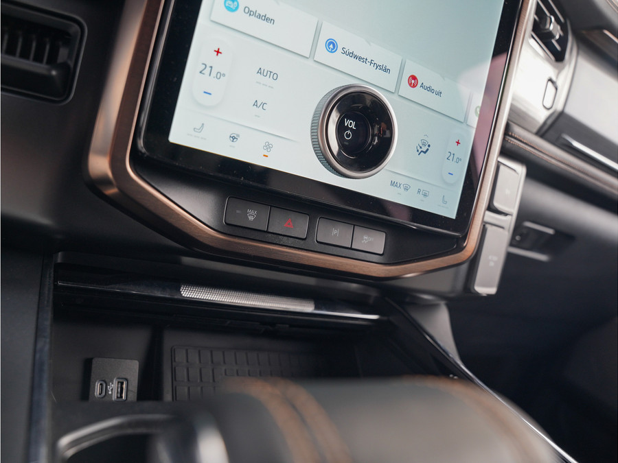 Ford F-150 Lightning Lariat Standard Range
