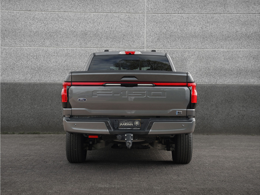 Ford F-150 Lightning Lariat Standard Range