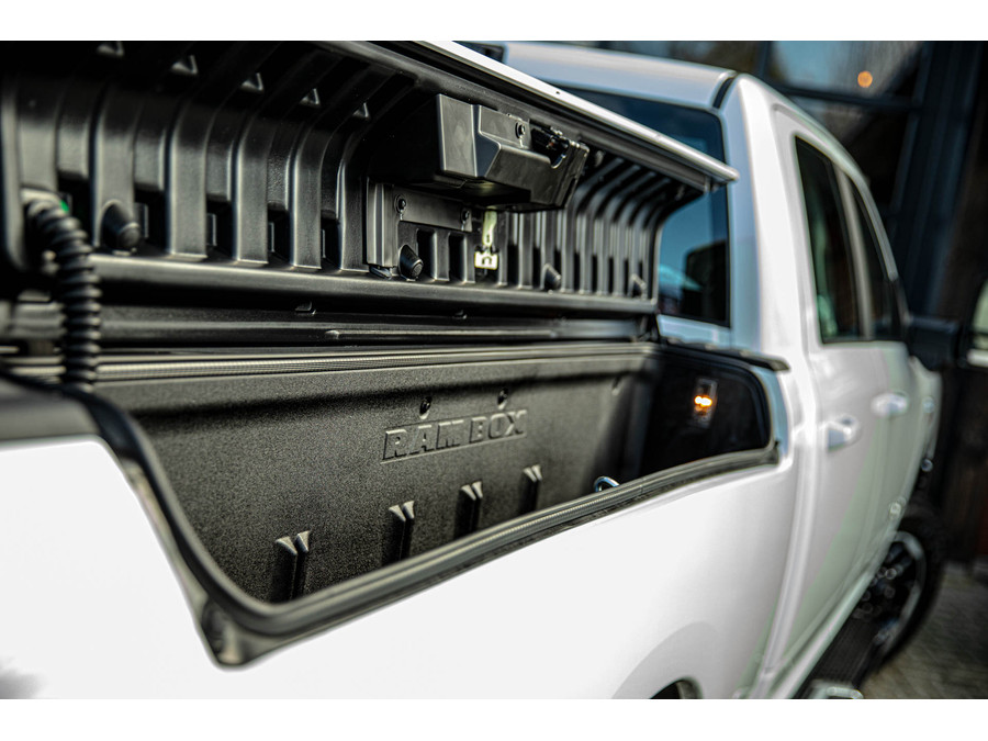 Dodge RAM 2500 laramie 6.7L Cummins black edition