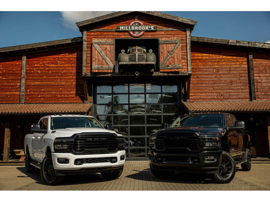 Dodge RAM 2500 laramie 6.7L Cummins black edition