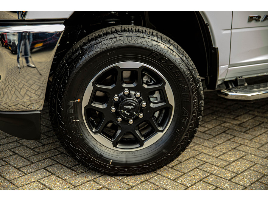 Dodge RAM 2500 laramie 6.7L Cummins black edition