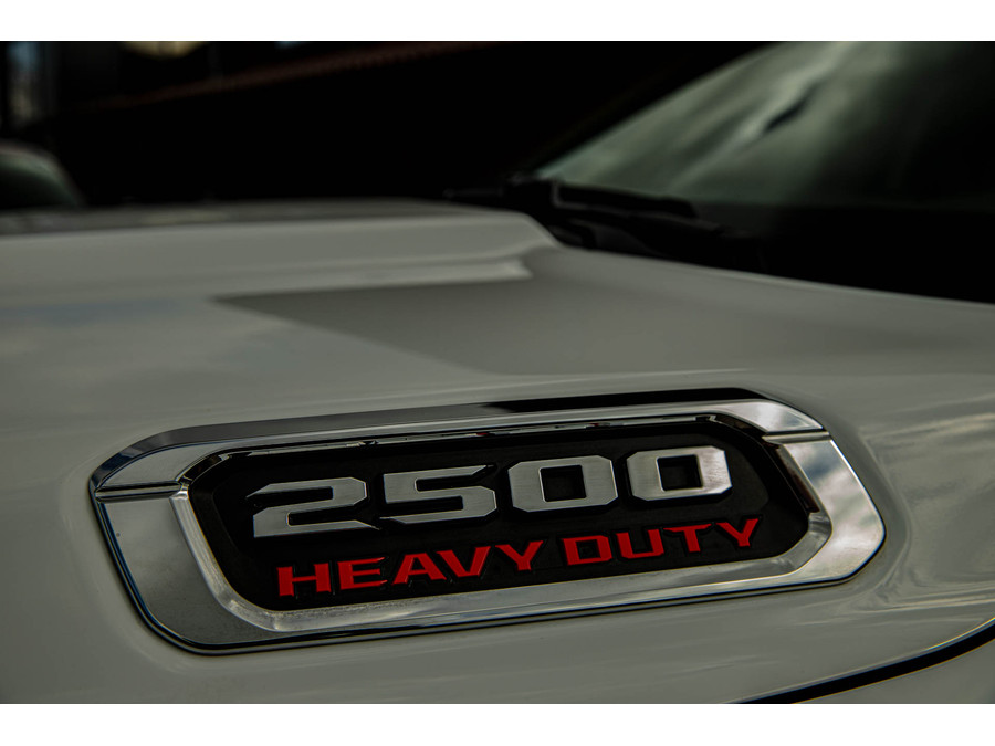 Dodge RAM 2500 laramie 6.7L Cummins black edition