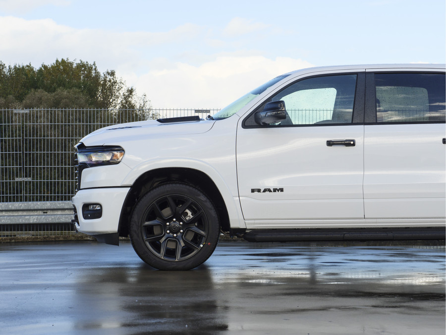 Dodge RAM 1500 | Laramie | Night | 3.0L I6 Hurricane | Crew Cab | 4X4 |