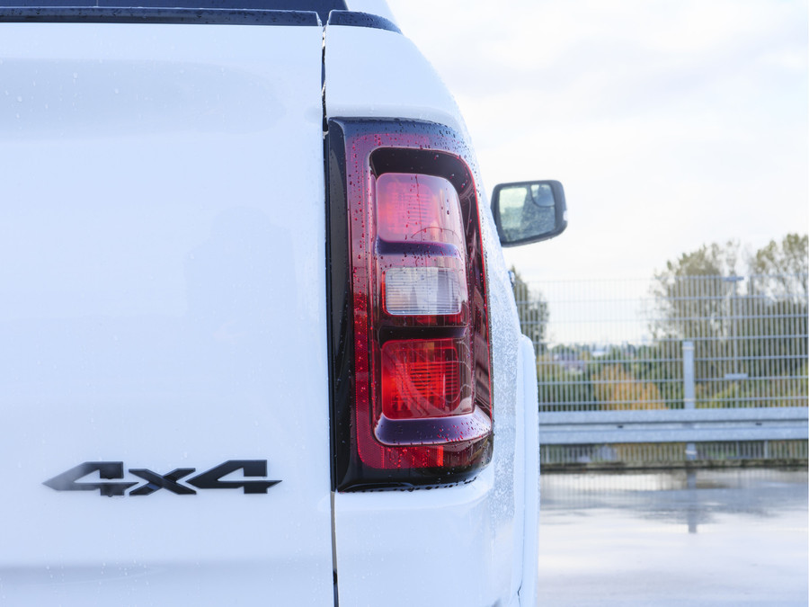 Dodge RAM 1500 | Laramie | Night | 3.0L I6 Hurricane | Crew Cab | 4X4 |