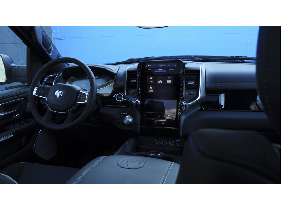 Dodge RAM 1500 | Laramie | Night | 3.0L I6 Hurricane | Crew Cab | 4X4 |