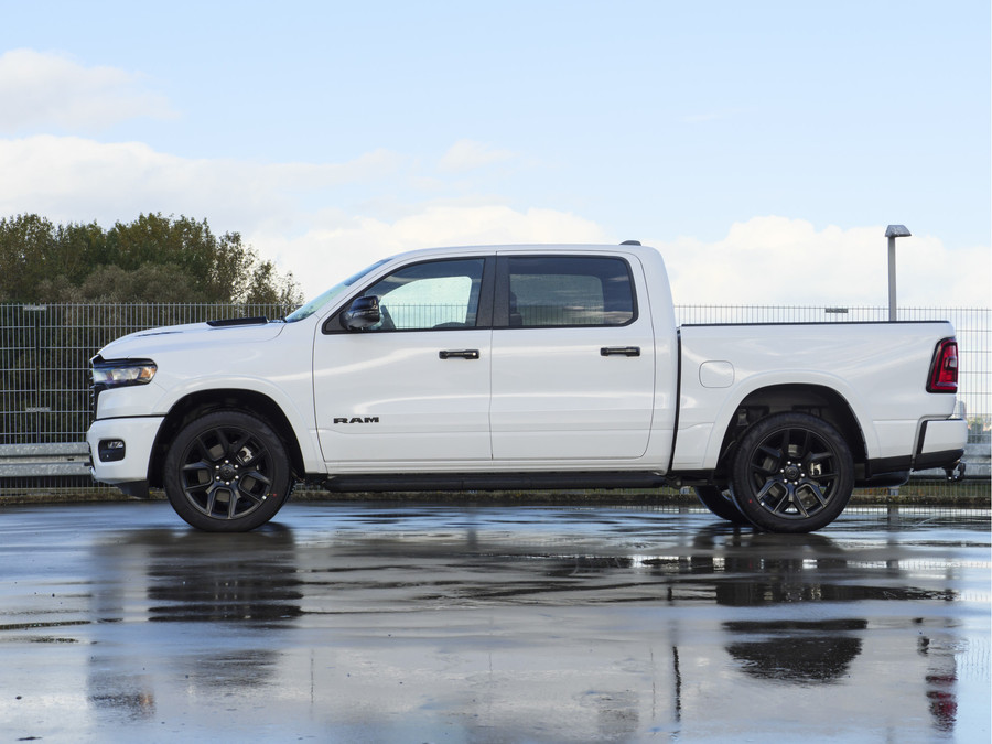Dodge RAM 1500 | Laramie | Night | 3.0L I6 Hurricane | Crew Cab | 4X4 |