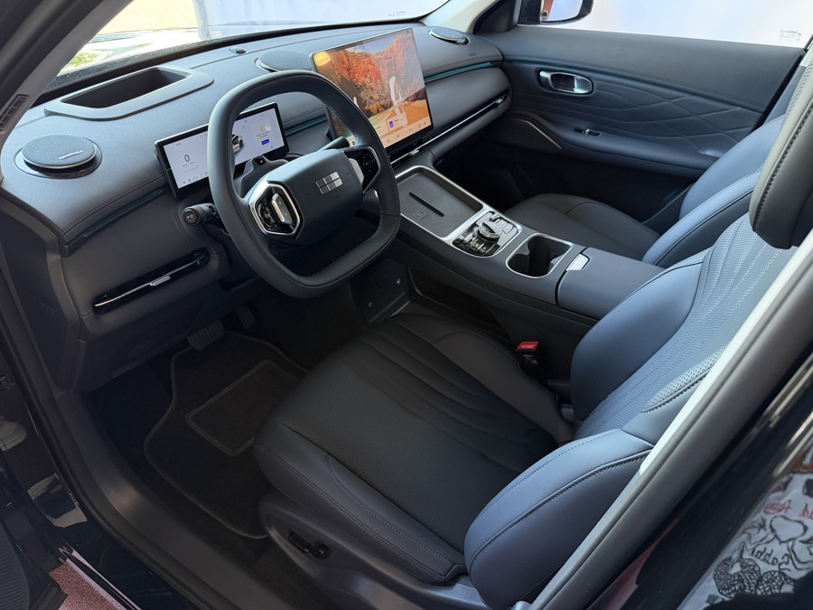 Geely Starray EM-i MAX+ PHEV LONG RANGE | 29,8 kWh ACCU | 136 KM WLTP | PANORAMADAK | STOELVERWARMING/KOELING | LEER | 