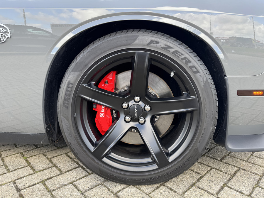 Dodge Challenger 6.2L SRT HELLCAT