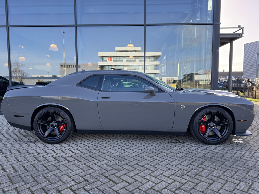 Dodge Challenger 6.2L SRT HELLCAT