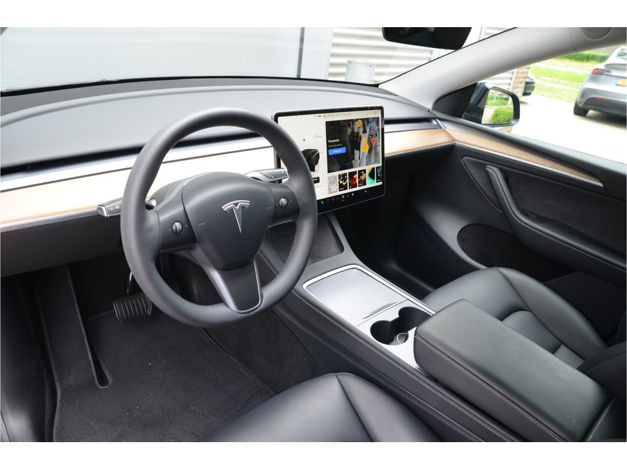 Tesla Model Y Long Range AWD 75 kWh