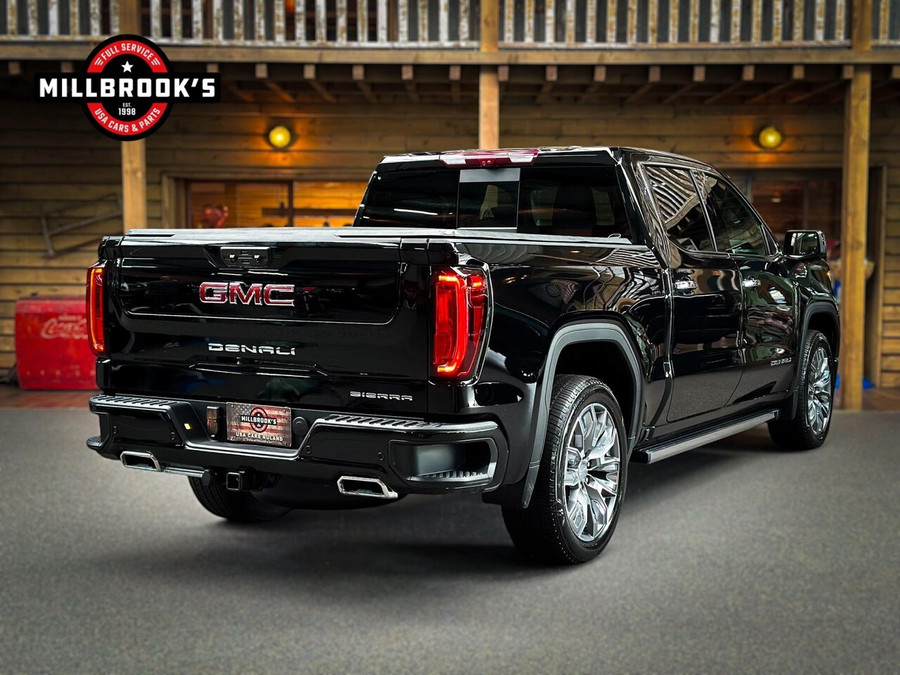 GMC Sierra Denali 6.2L V8