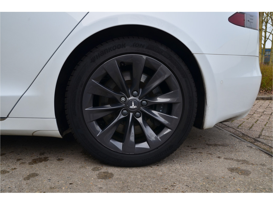 Tesla Model S Long Range