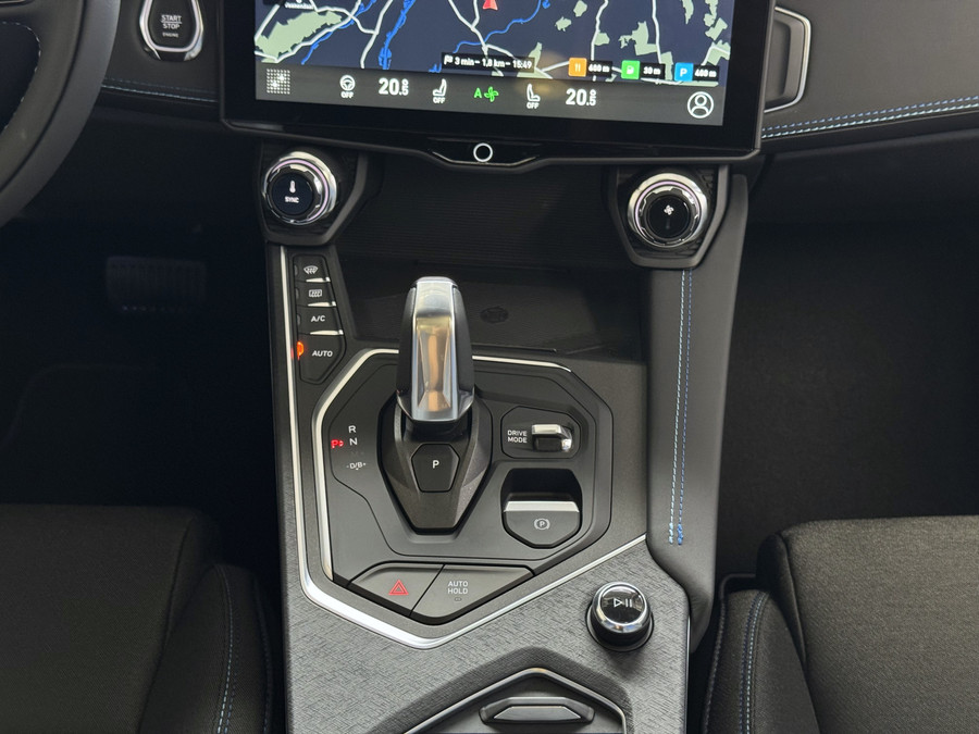 Lynk & Co 01 ✅1.5 261 PK NIEUWE AUTO ✅ 2025 / STOEL VERW. 1.5 261 PK ZWARTE HEMEL 360CAM