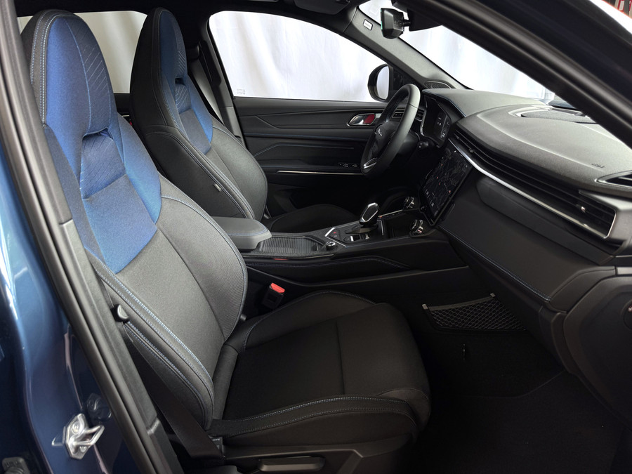 Lynk & Co 01 ✅1.5 261 PK NIEUWE AUTO ✅ 2025 / STOEL VERW. 1.5 261 PK ZWARTE HEMEL 360CAM