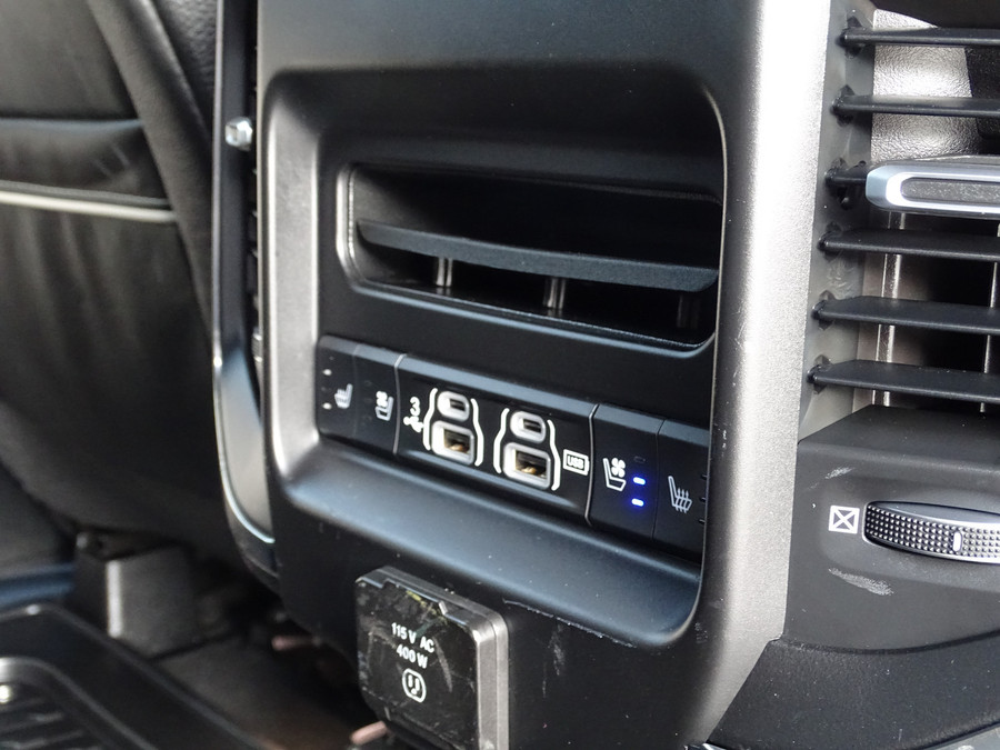 Dodge RAM 1500 5.7 V8 4x4 Crew Cab Limited