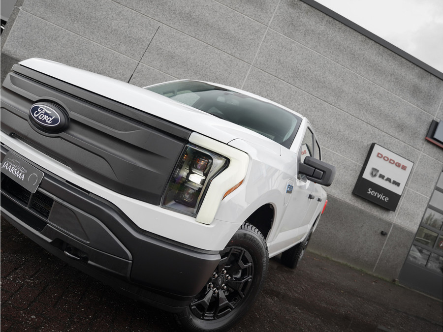 Ford F-150 Lightning PRO
