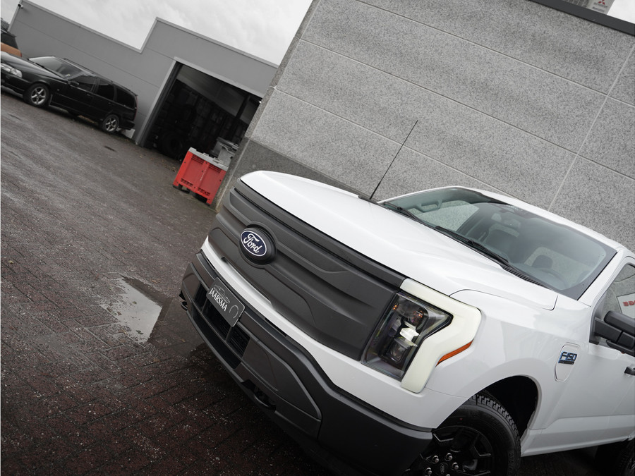 Ford F-150 Lightning PRO