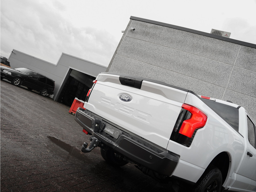 Ford F-150 Lightning PRO