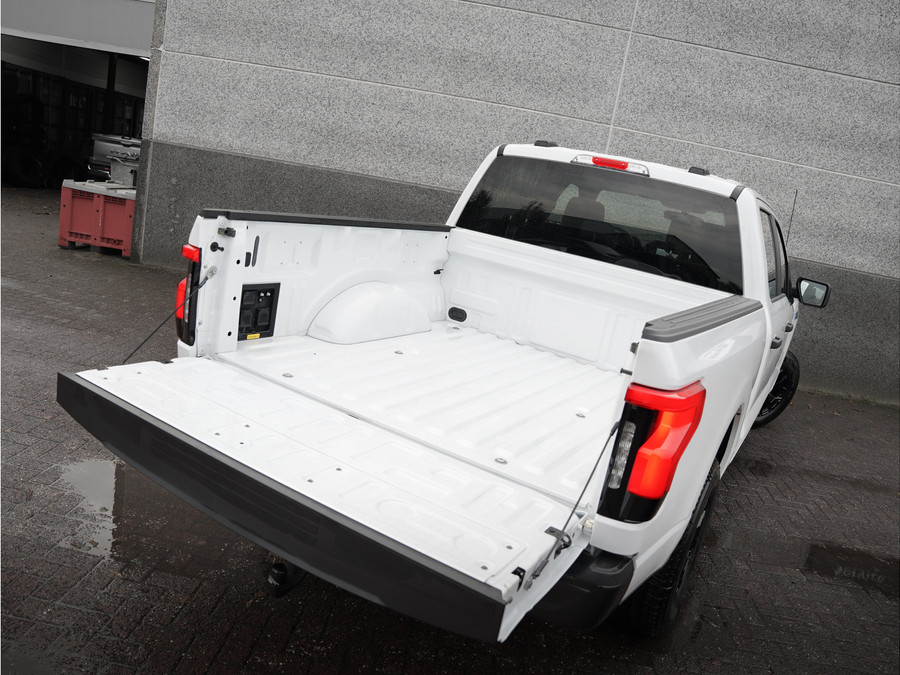 Ford F-150 Lightning PRO