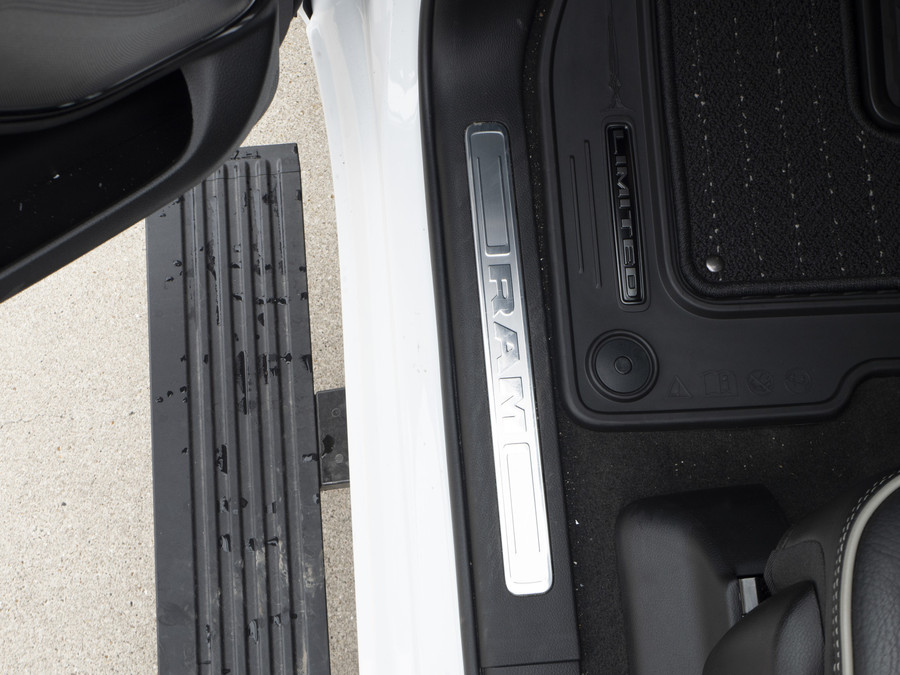 Dodge RAM 1500 | Limited | 5.7L HEMI | 4X4