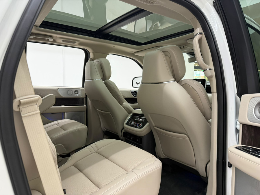 Lincoln Navigator Reserve FULL SPEC. NL KENT.