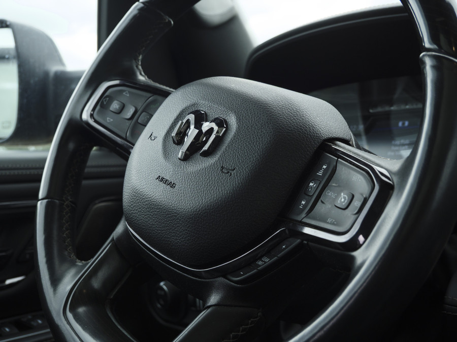 Dodge RAM 1500 | Limited | 5.7 V8 | 4x4 | Crew Cab |