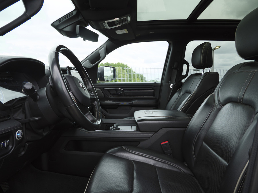 Dodge RAM 1500 | Limited | 5.7 V8 | 4x4 | Crew Cab |