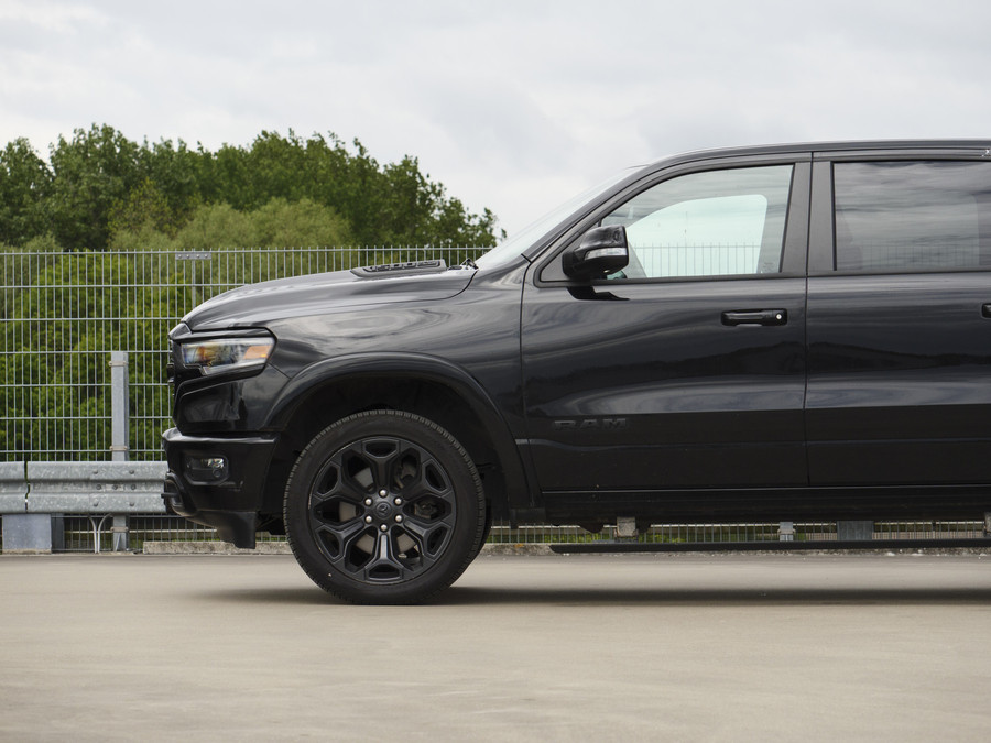 Dodge RAM 1500 | Limited | 5.7 V8 | 4x4 | Crew Cab |