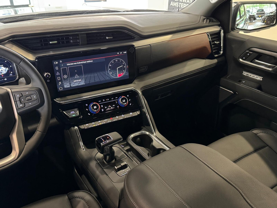 GMC Sierra Denali 6.2 V8