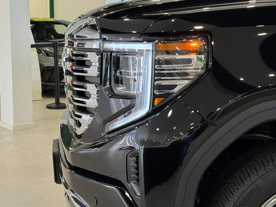 GMC Sierra Denali 6.2 V8