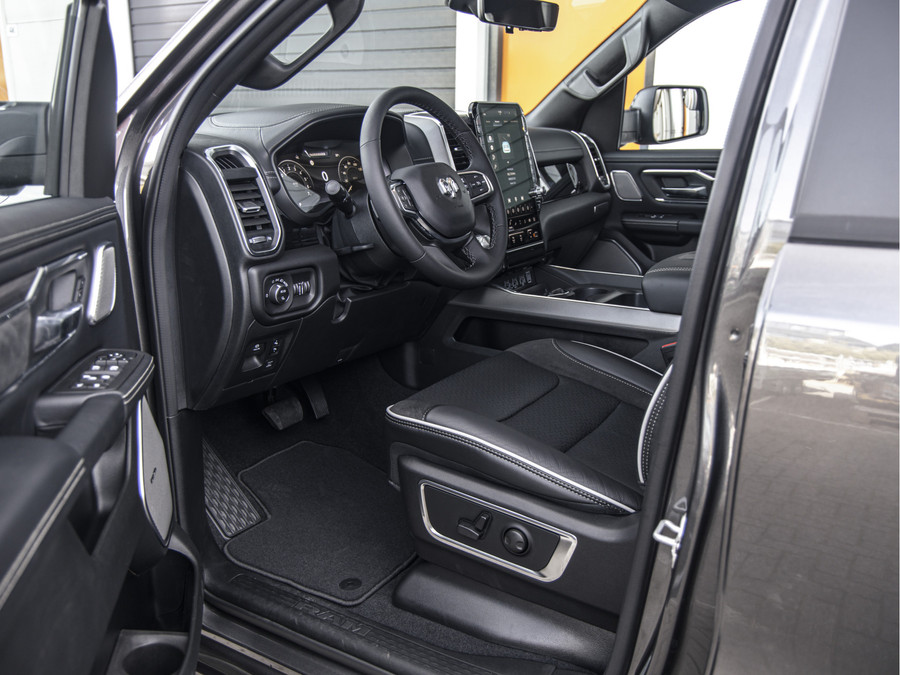 Dodge Dodge Ram Laramie Night Edition | 5.7L V8 Hemi | Full Option