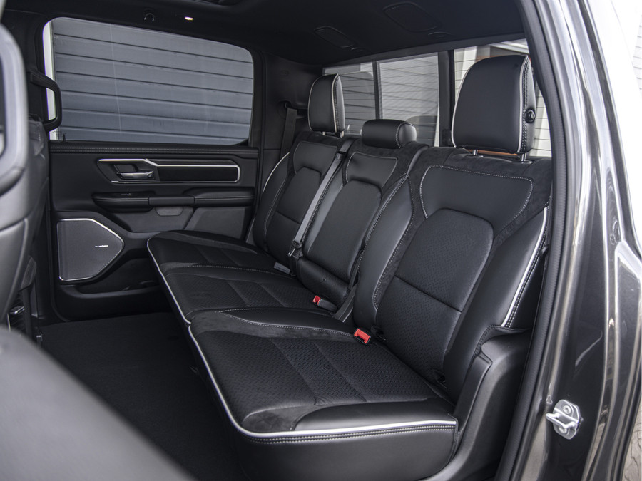 Dodge Dodge Ram Laramie Night Edition | 5.7L V8 Hemi | Full Option