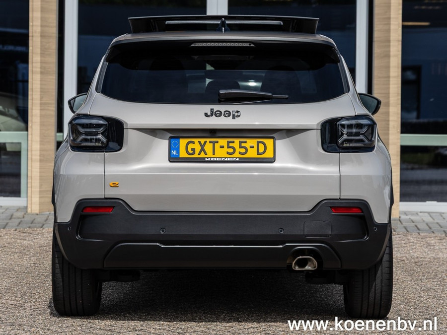 Jeep Avenger 1.2 E-HYBRID SUMMIT PANO / LEER / NAVIGATIE / ADAPTIVE CRUISE