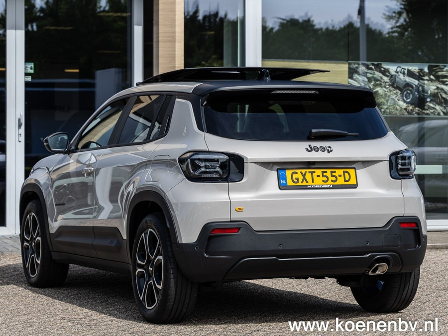 Jeep Avenger 1.2 E-HYBRID SUMMIT PANO / LEER / NAVIGATIE / ADAPTIVE CRUISE
