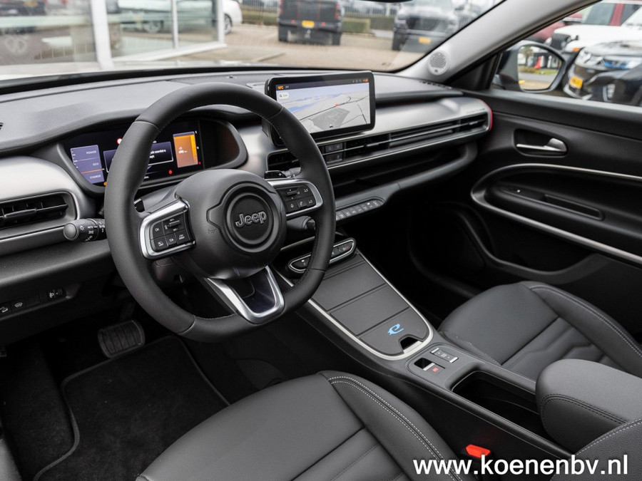 Jeep Avenger 1.2 E-HYBRID SUMMIT PANO / LEER / NAVIGATIE / ADAPTIVE CRUISE
