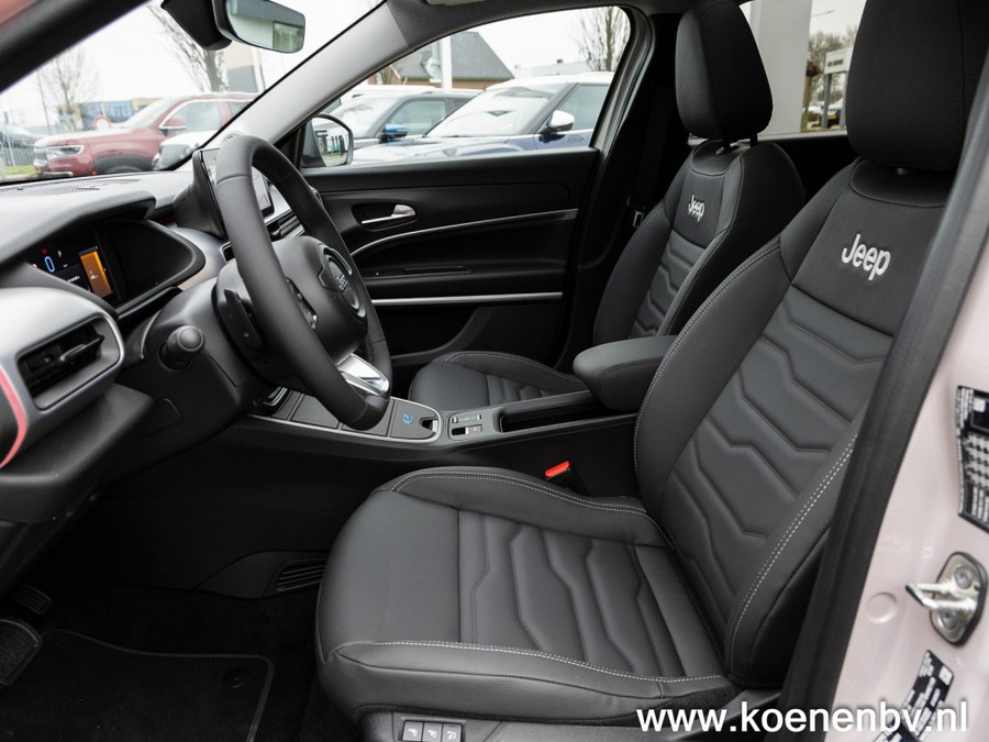 Jeep Avenger 1.2 E-HYBRID SUMMIT PANO / LEER / NAVIGATIE / ADAPTIVE CRUISE