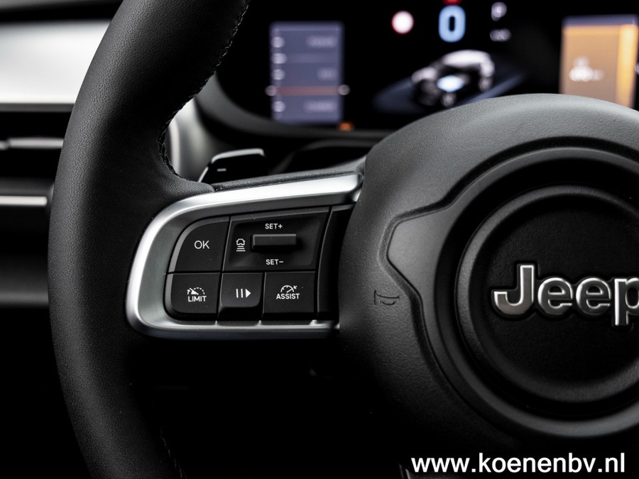 Jeep Avenger 1.2 E-HYBRID SUMMIT PANO / LEER / NAVIGATIE / ADAPTIVE CRUISE