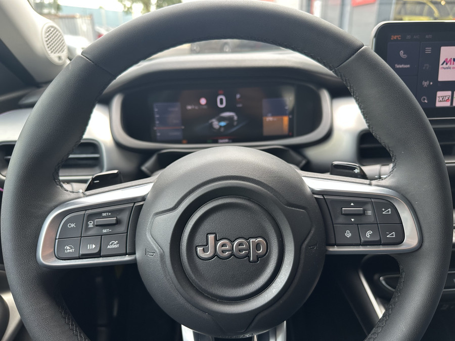 Jeep Avenger 110PK e-Hybrid e-DCT6 Summit (Elektr. achterklep - Navigatie - Camera - PDC)