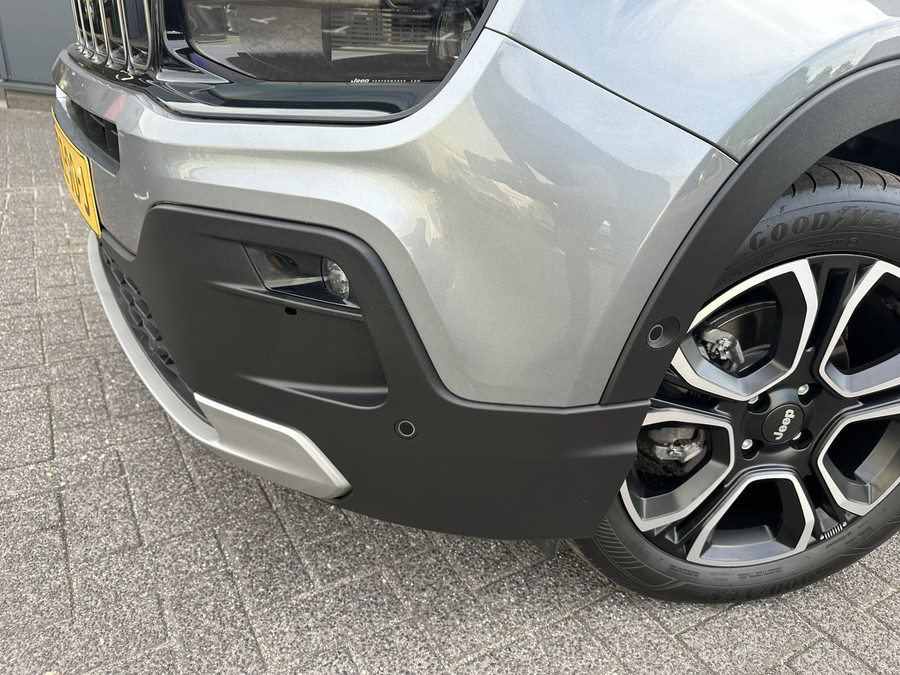 Jeep Avenger 110PK e-Hybrid e-DCT6 Summit (Elektr. achterklep - Navigatie - Camera - PDC)
