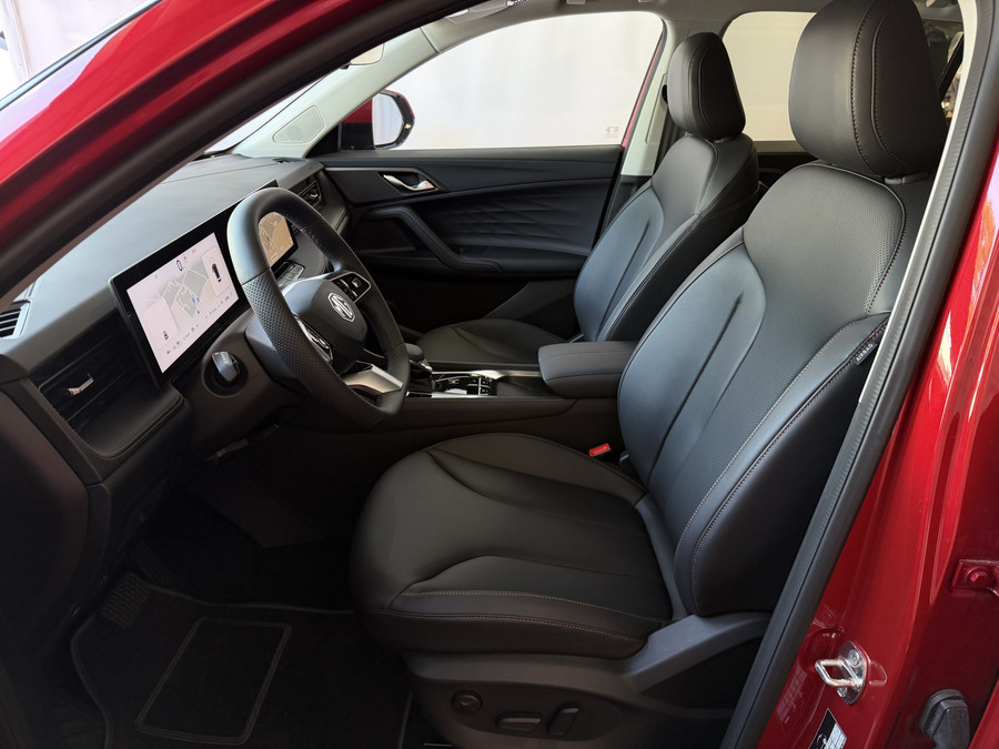 MG MG HS PHEV 1.5 TGDI LUXURY PHEV PLUG-IN HYBRIDE | LEER | 272PK NIEUWE AUTO | 100KM ELEK. BEREIK | 360° CAMERA |