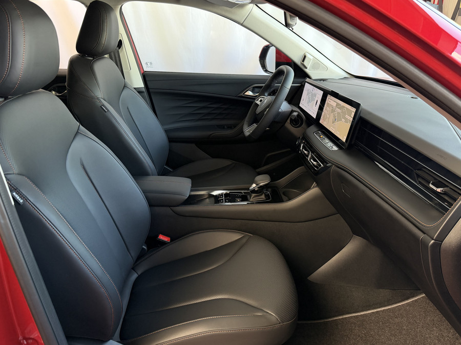 MG MG HS PHEV 1.5 TGDI LUXURY PHEV PLUG-IN HYBRIDE | LEER | 272PK NIEUWE AUTO | 100KM ELEK. BEREIK | 360° CAMERA |