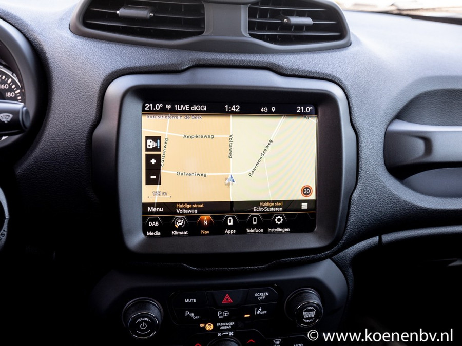 Jeep Renegade 1.3T DDCT Limited Autom. CLIMATE C. / ADAPTIVE C. / TREKHAAK